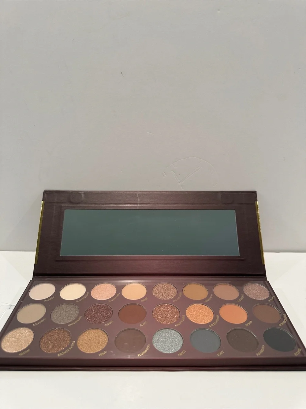 Beauty Evolved 24 Piece Nude Eyeshadow Palette.